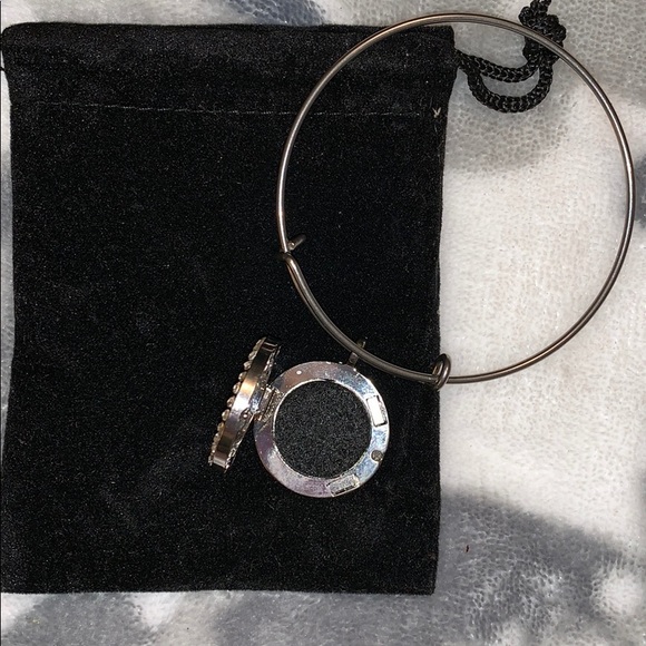 Oil diffusing Bracelet/Bangle - Picture 4 of 4